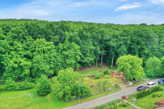 Atraktivní stavební pozemek 727 m² nedaleko Hr. Králové, Klamoš